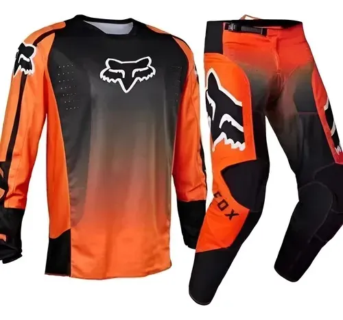 TRAJES FOX