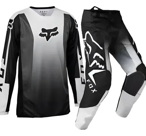 TRAJES FOX