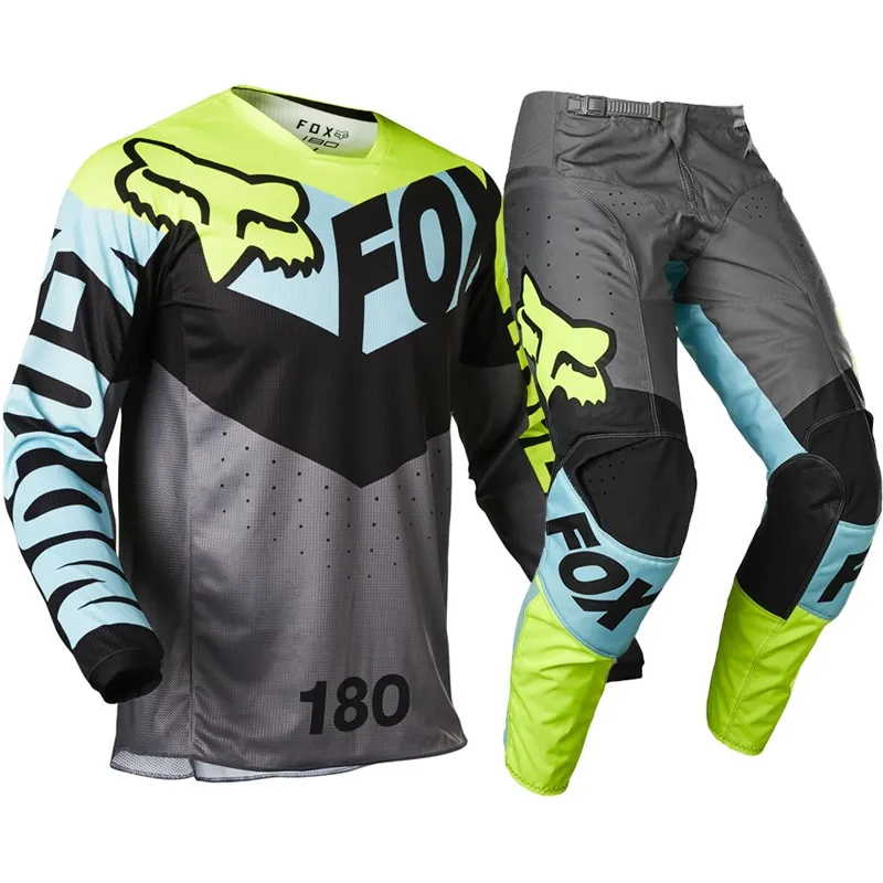 TRAJES FOX