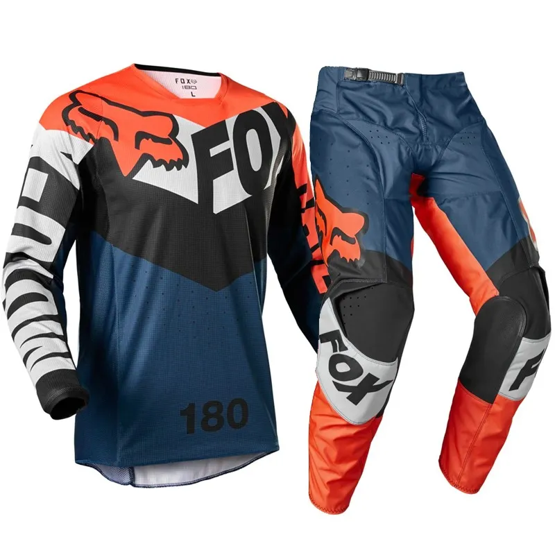 TRAJES FOX